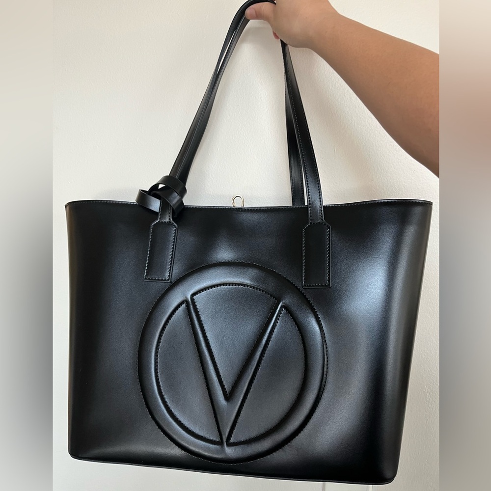 Valentino By Mario Valentino Black V-Logo Tote soho broderie fv va 3716 nwt